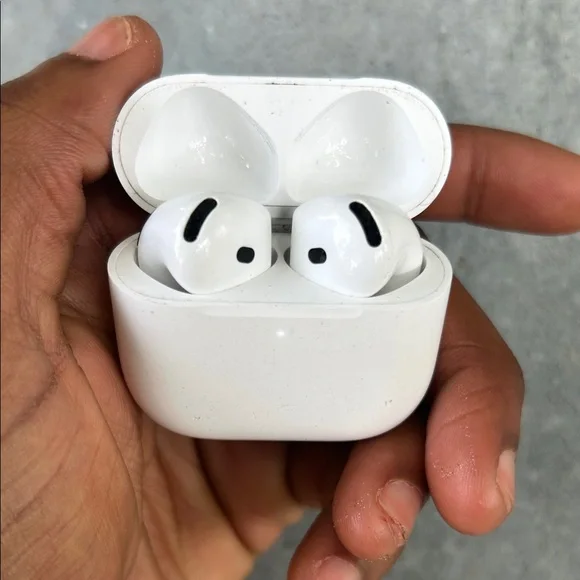 Apple White Wireless Earbuds